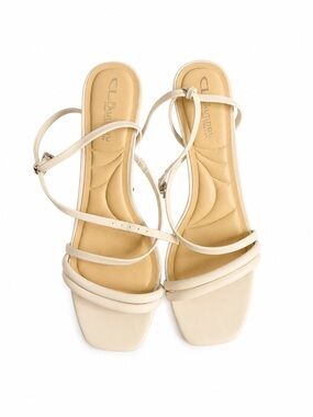 CL by Laundry Cream Strappy Sandals - Size 8.5M